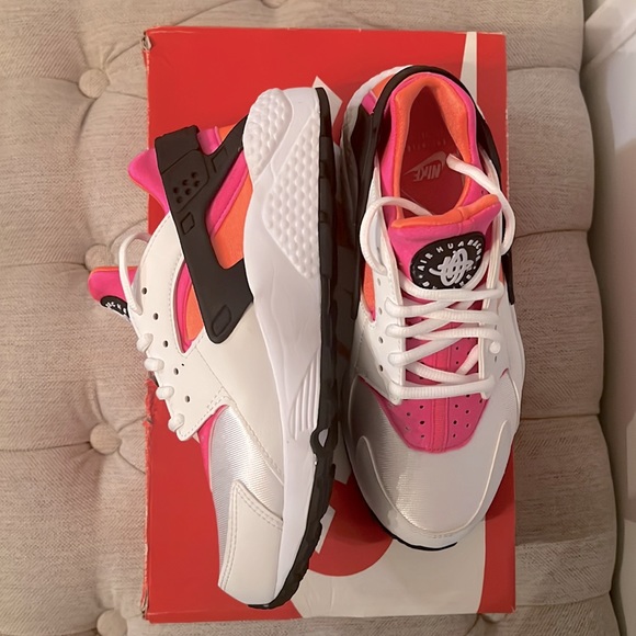 Size 7.5 Women’s Nike Air Huarache Run “White Neon Orange Pink and Black” - Picture 3 of 6